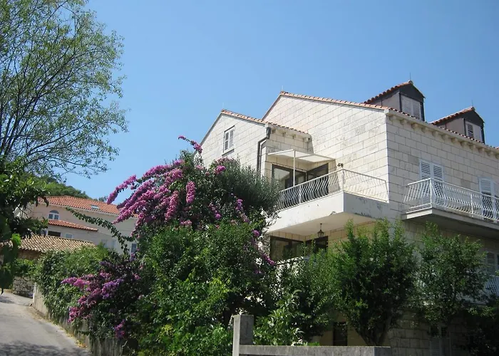 Apartments&Rooms Artemida