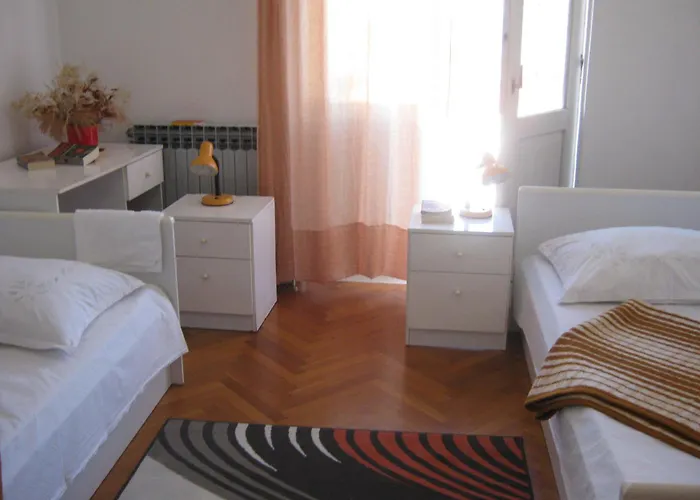 Apartments And Rooms Artemida