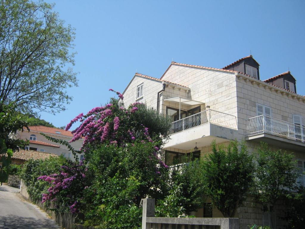 Apartments&rooms Artemida *