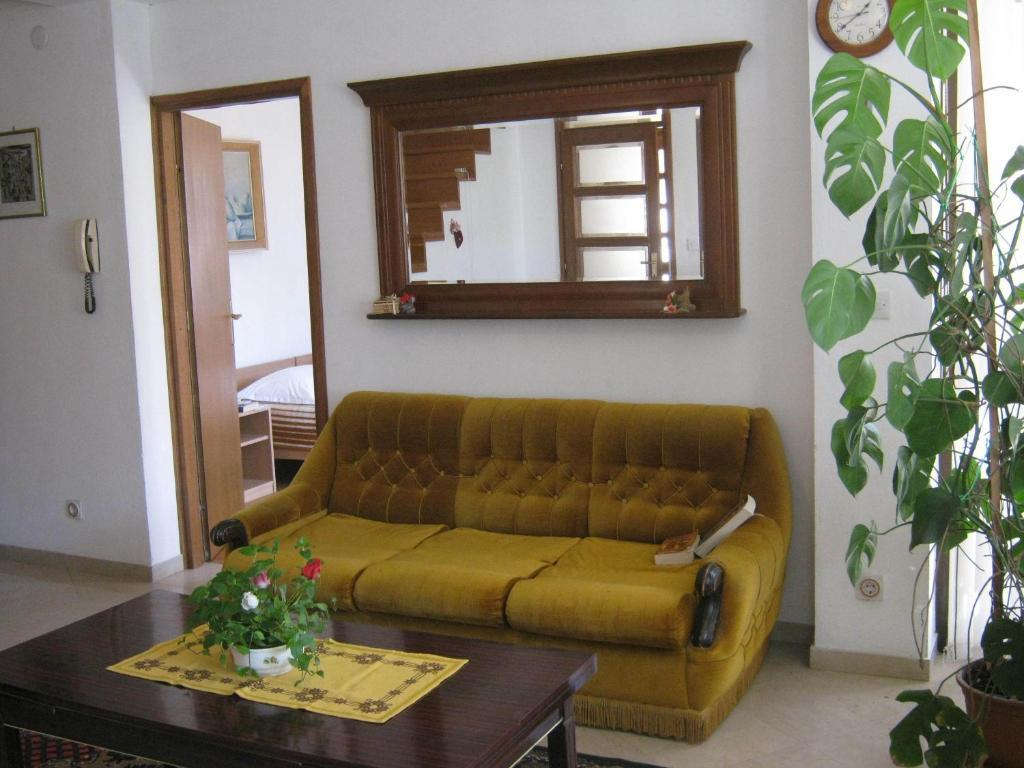 Apartments&rooms Artemida *