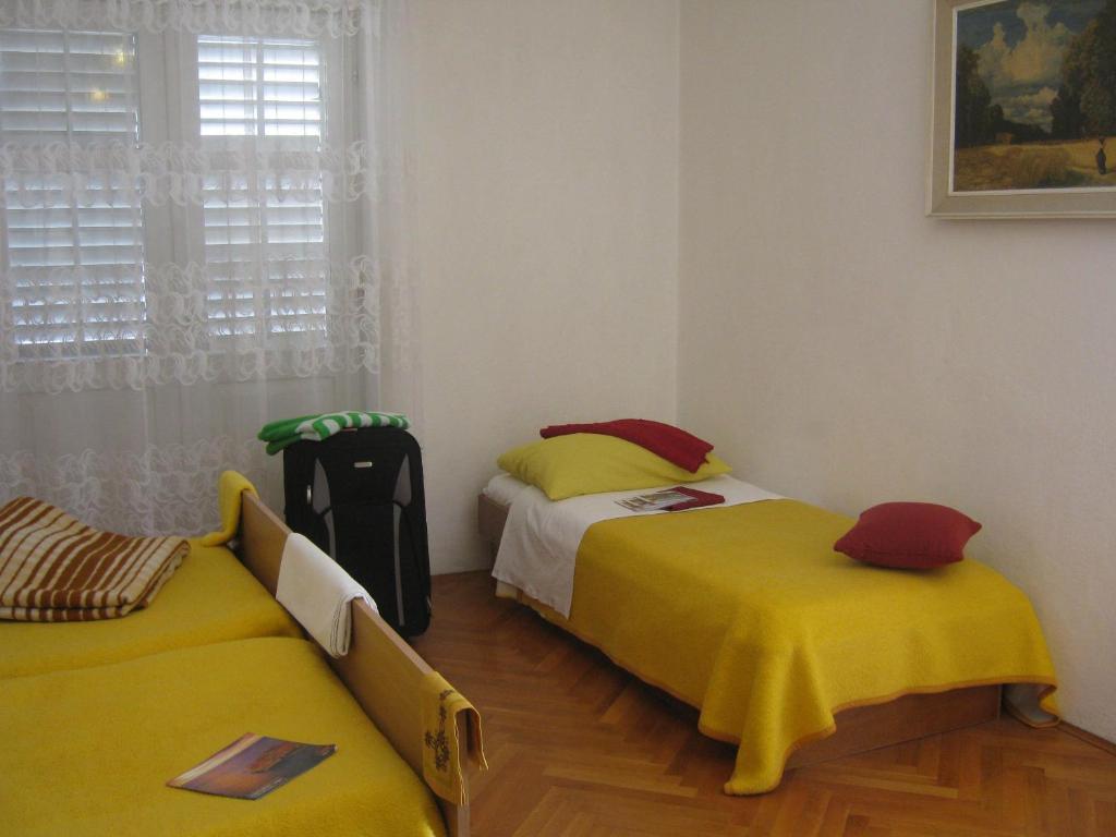 Apartment Apartments&rooms Artemida