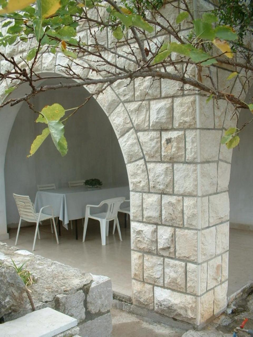 Apartment And Artemida *