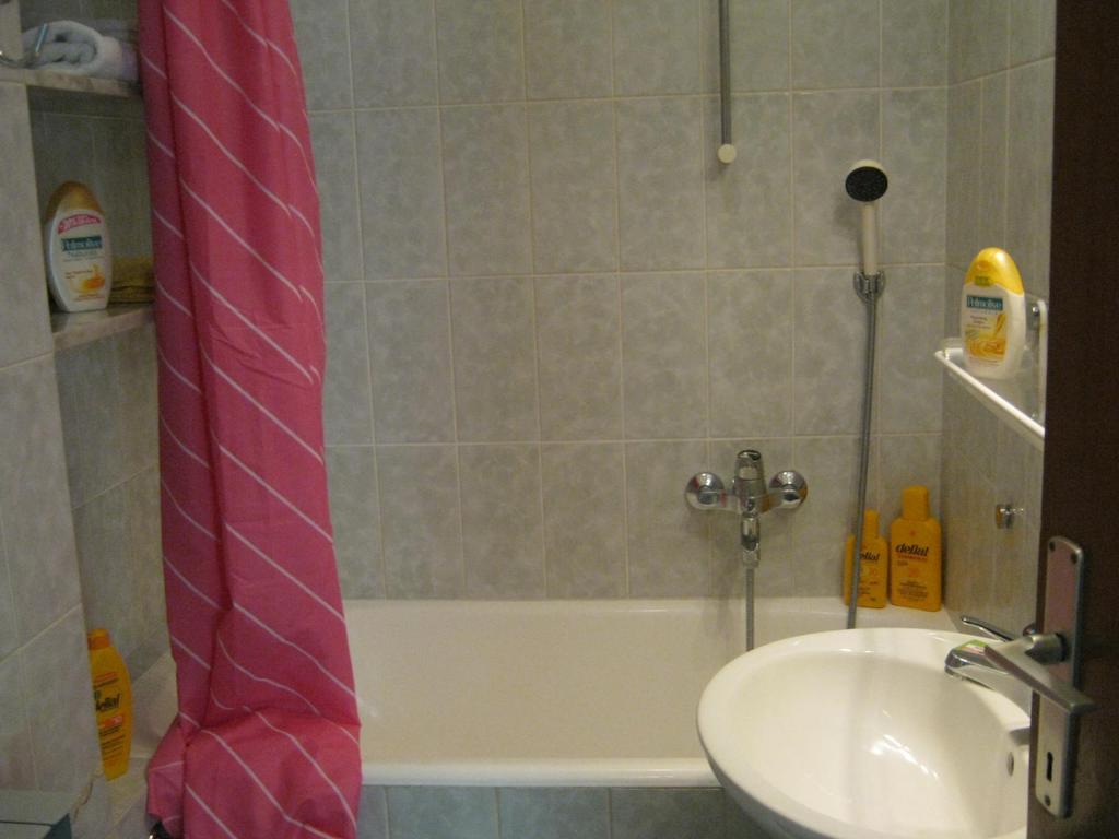 And Artemida Apartment *
