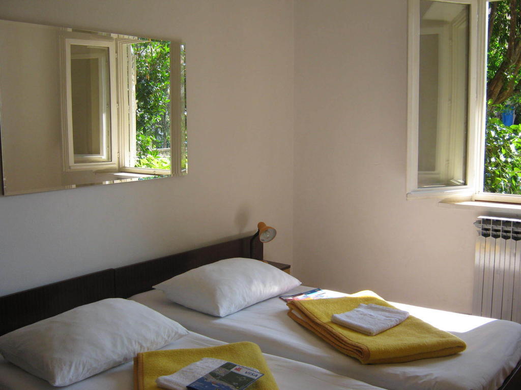 Apartment Apartments&rooms Artemida *