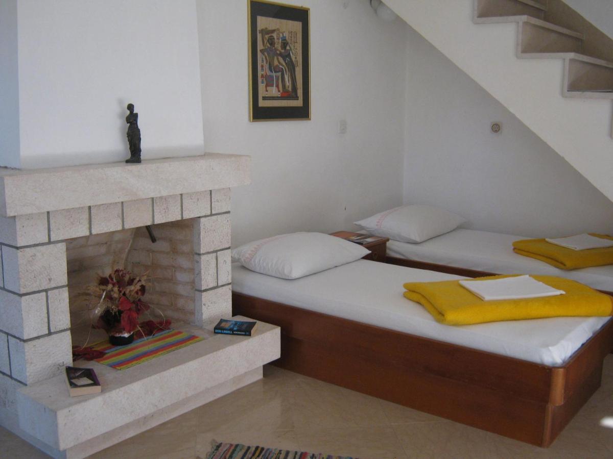 Apartments&rooms Artemida
