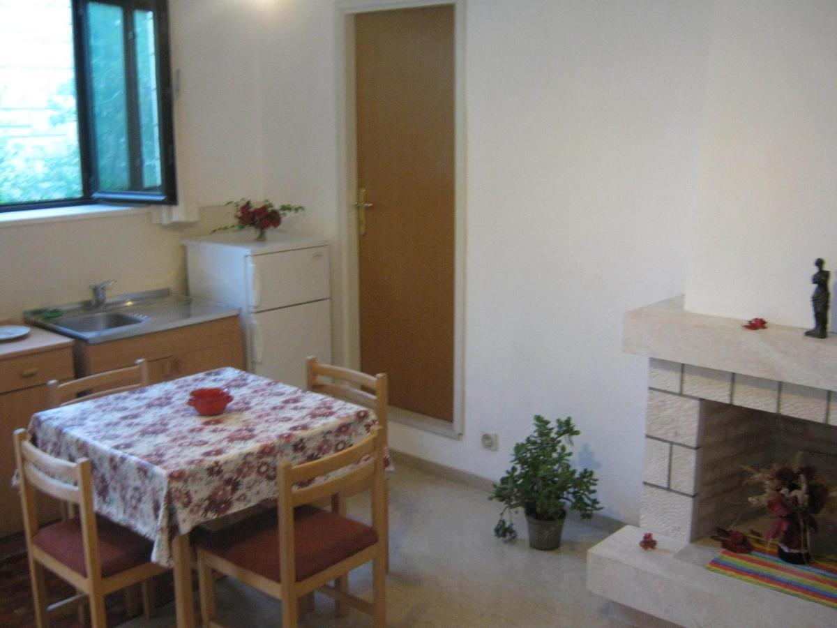 Apartments&rooms Artemida *